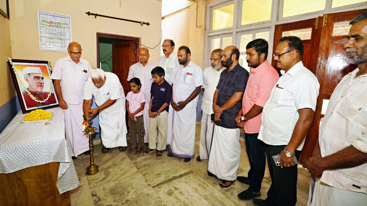 ജവഹർലാൽ നെഹ്റു രാജ്യത്ത് ബഹുസ്വരത യാഥാർത്ഥ്യമാക്കി: കൽപ്പറ്റയിൽ അനുസ്മരണ യോഗം ചേർന്നു