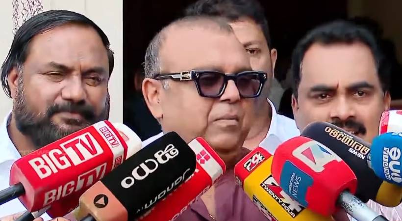 ‘വെള്ളാപ്പള്ളി നടേശൻ പറഞ്ഞത് വ്യക്തിപരമായ അഭിപ്രായം’; മുഖ്യമന്ത്രി വി ഡി സതീശനുമായി കൂടിക്കാഴ്ച നടത്തി തുഷാർ വെള്ളാപ്പള്ളി