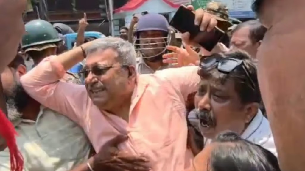 തൃണമൂല്‍ എംപി കല്യാണ്‍ ബാനര്‍ജിക്ക് നേരെയും ആക്രമണം; വളഞ്ഞിട്ട് നടുറോഡില്‍ തലയ്ക്കടിച്ച് വീഴ്ത്തി