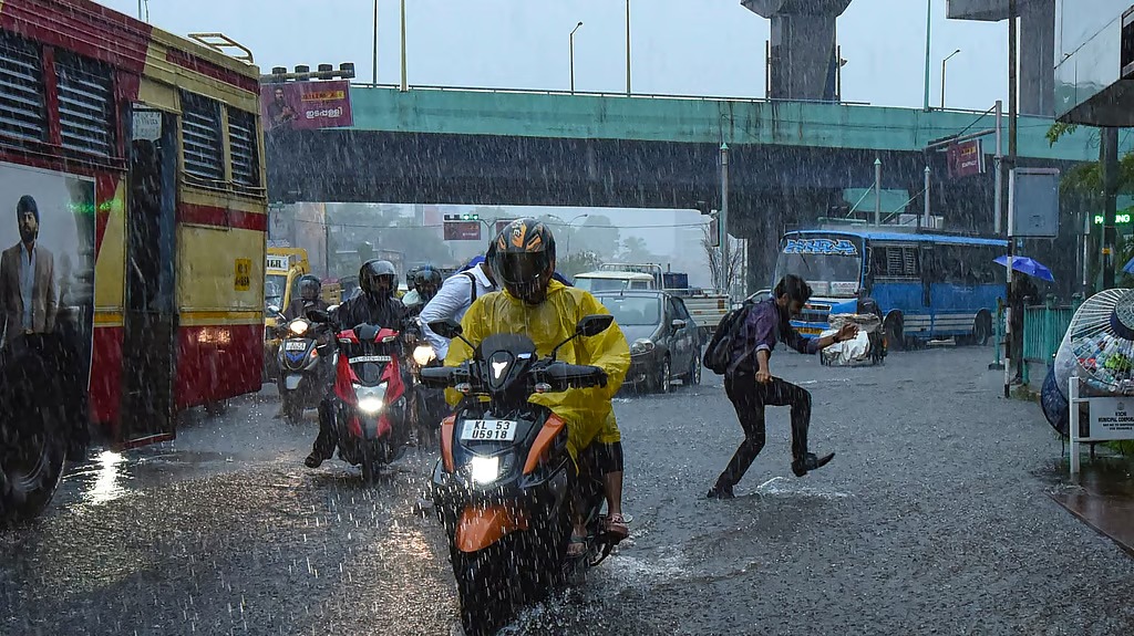 കാലവര്‍ഷം ബുധനാഴ്ച കേരളത്തില്‍?, രണ്ടു ദിവസം അതിശക്തമായ മഴയ്ക്ക് സാധ്യത, ഏഴ് ജില്ലകളില്‍ ഓറഞ്ച് അലര്‍ട്ട്