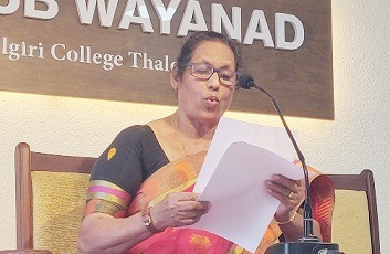ഭൂമി കൈയേറ്റം, സൈ്വര ജീവിതത്തിന് തടസം:സമീപ സ്ഥലം ഉടമകള്‍ക്കെതിരേ ആരോപണവുമായി വീട്ടമ്മ