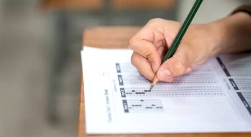 ചോദ്യപേപ്പർ ചോർച്ച: പ്രധാന പരീക്ഷകളുടെ ചോദ്യപേപ്പറുകളുടെ സുരക്ഷ സൈന്യത്തിന് നൽകാൻ ആലോചന