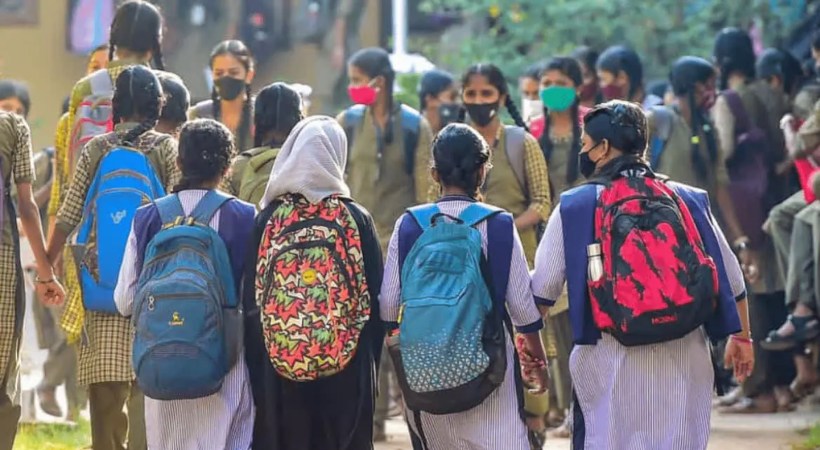പ്ലസ് വണ്‍ പ്രവേശനം; അധിക സീറ്റുകളും ബാച്ചുകളും അനുവദിച്ച് സര്‍ക്കാര്‍