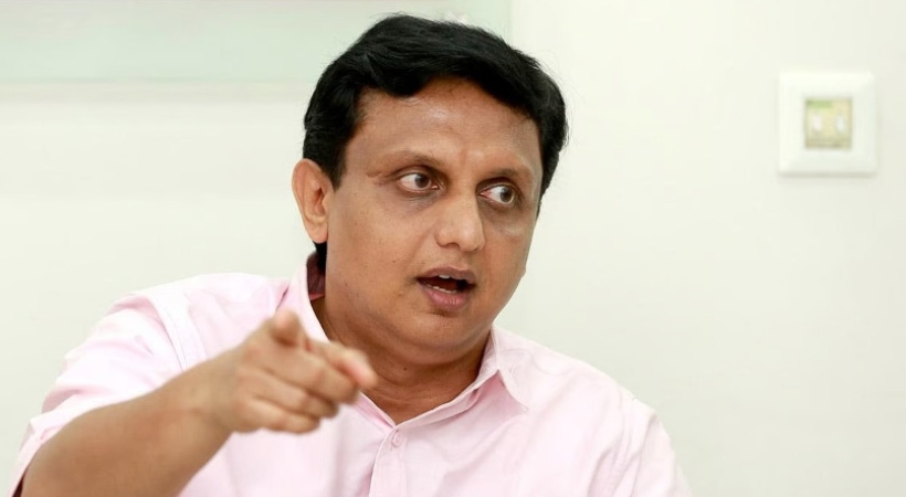 ‘തല പോയാലും നിന്ന് പോരാടും, കമ്മ്യൂണിസ്റ്റുകാരെ ഭയപ്പെടുത്താൻ ഇങ്ങോട്ട് വരണ്ട’; മുഹമ്മദ് റിയാസ്