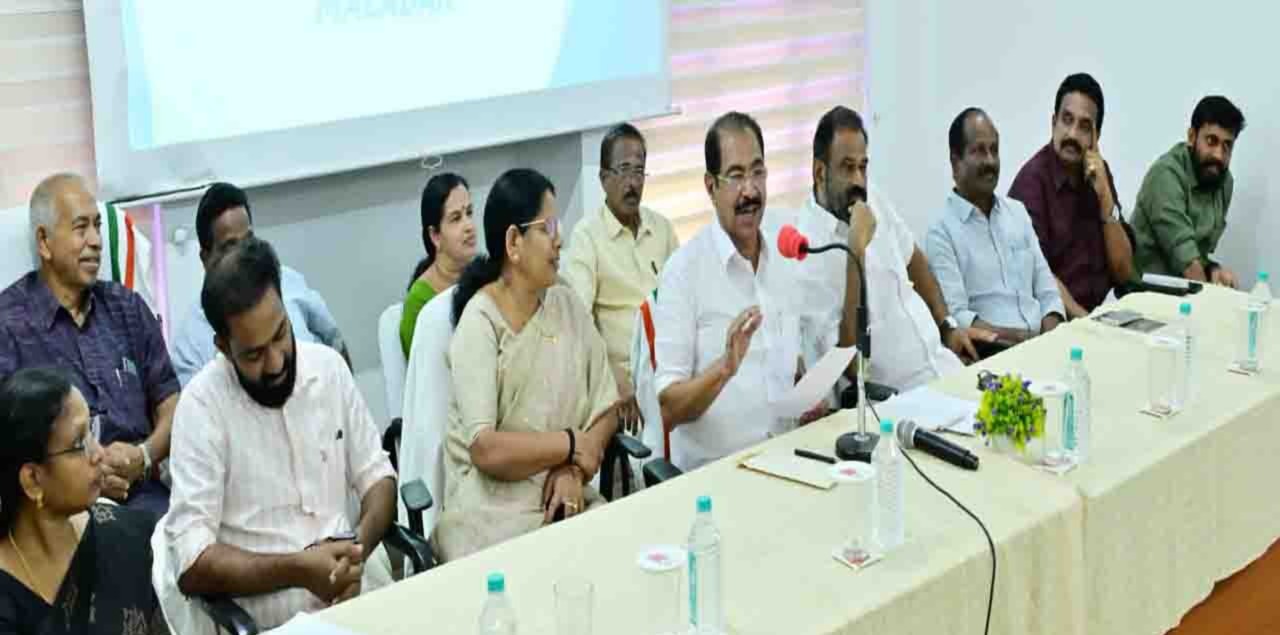 വൈദ്യുതി പരാതികള്‍ക്ക് പരിഹാരം കാണാന്‍ നിയോജകമണ്ഡലം തല കമ്മിറ്റികള്‍ സജീവമാക്കണം: മന്ത്രി സണ്ണി ജോസഫ്