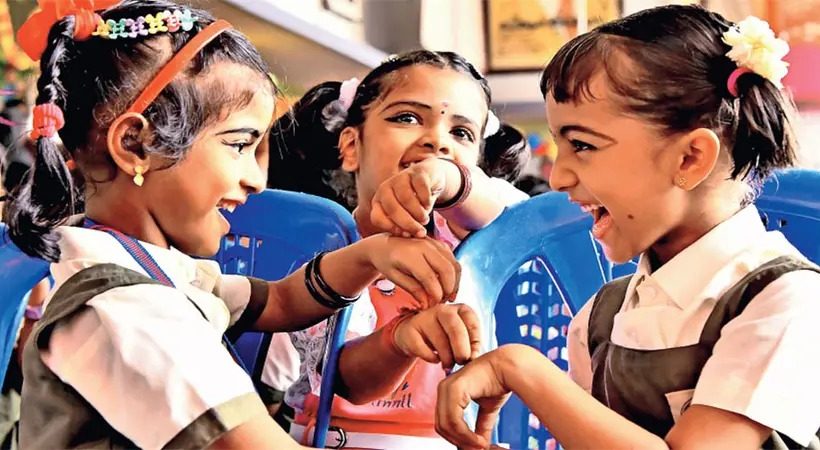 അക്ഷരമുറ്റത്തേക്ക് കുഞ്ഞുങ്ങള്‍; സ്‌കൂളിലേക്ക് തിരികെയെത്തുക 42 ലക്ഷം കുട്ടികള്‍; പ്രവേശനോത്സവത്തോട് അനുബന്ധിച്ച് വര്‍ണാഭമായ പരിപാടികള്‍