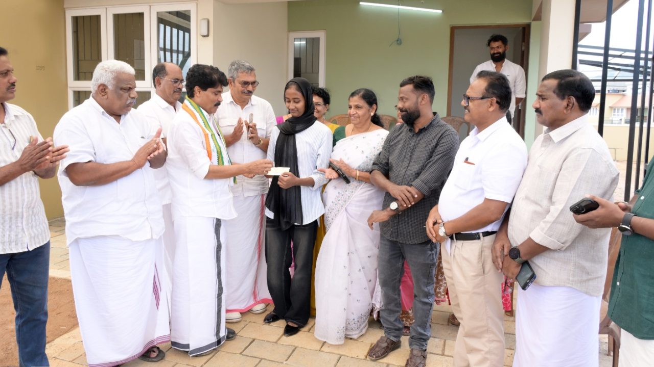 വിദ്യാഭ്യാസ സഹായം വിതരണം ചെയ്തു