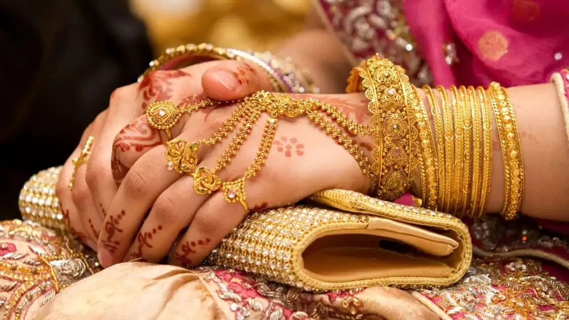 കുതിപ്പ് തുടർന്ന് സ്വര്‍ണം; ഇന്ന് 280 രൂപ കൂടി, വെള്ളിവിലയിലും വര്‍ധന