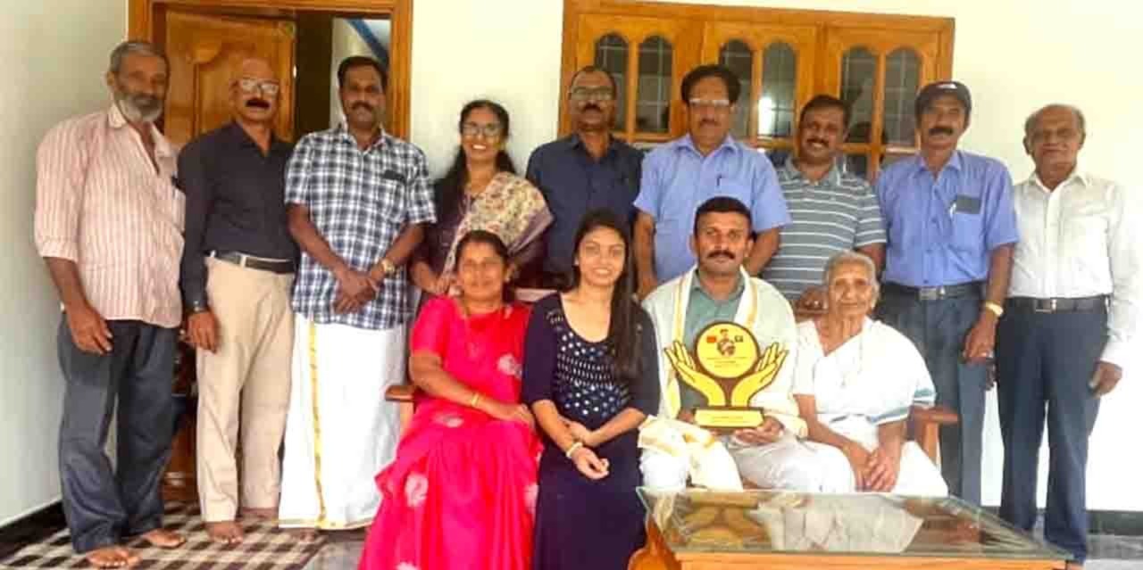 ലെഫ്റ്റ്‌നന്റ ടി.ലാല്‍ കൃഷ്ണനെ അനുമോദിച്ചു