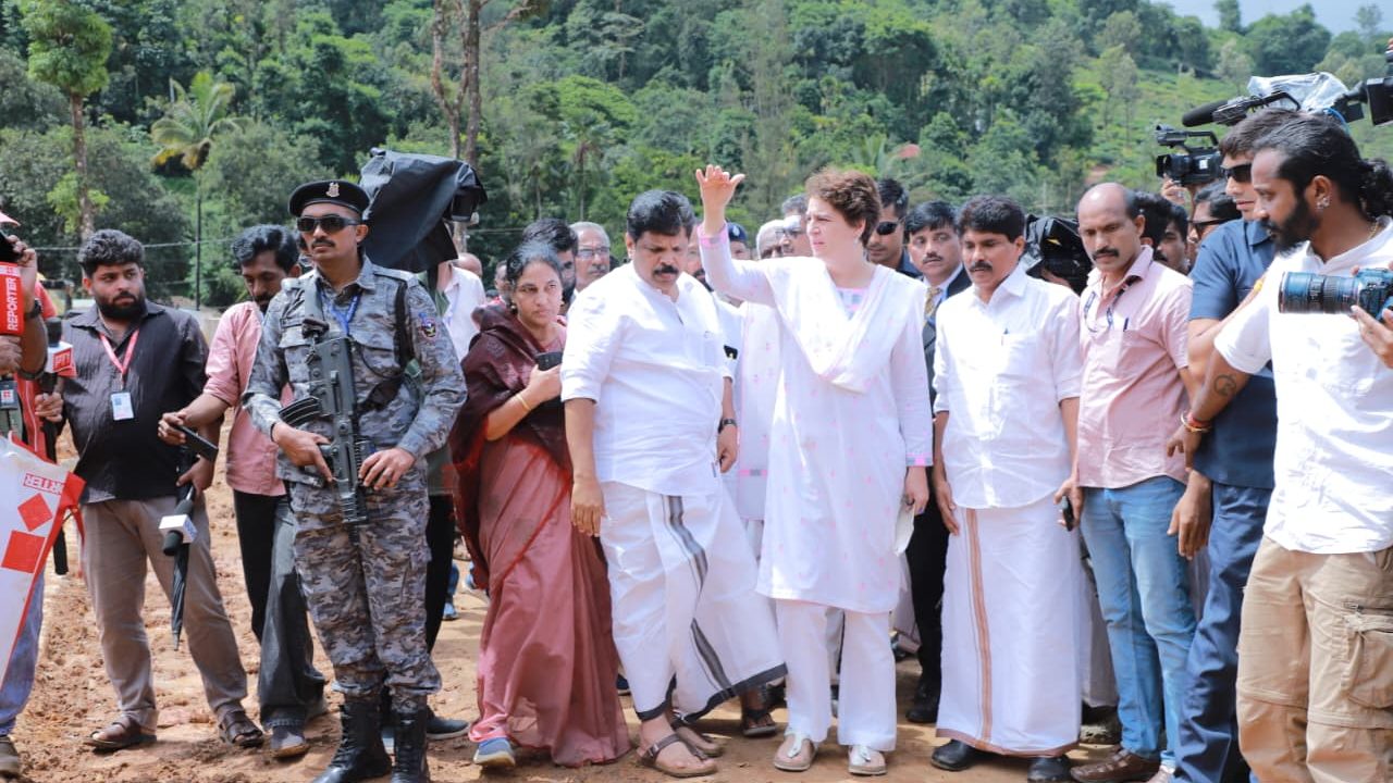 എം.പി പ്രിയങ്കഗാന്ധി കള്ളാടി മണ്ണിടിച്ചില്‍ മേഖല സന്ദര്‍ശിച്ചു