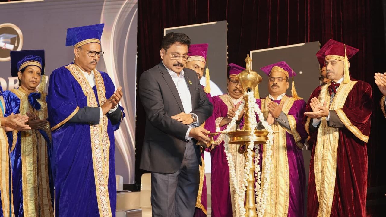 ഡോ. മൂപ്പൻസ് കോളേജ് ഓഫ് ഫാർമസിയിൽ ആറാമത് ബിരുദദാനം നടന്നു