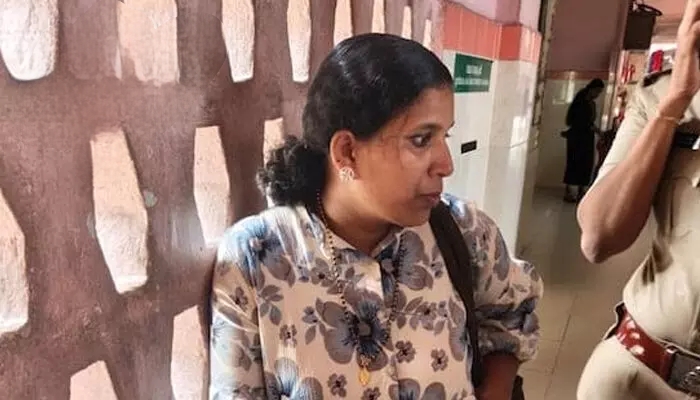 പ്രസവ വാര്‍ഡില്‍ രോഗിക്ക് കൂട്ടിരിക്കാനെത്തിയ യുവതിയുടെ പക്കല്‍ നിന്ന് മാരക ലഹരിമരുന്നായ ഹാഷിഷ് ഓയില്‍ പിടികൂടി