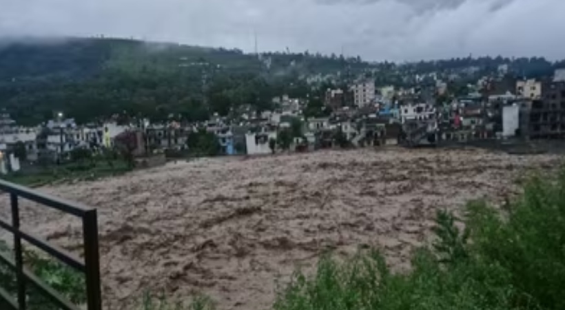 ജമ്മുവിലെ രജൗറിയിലും പൂഞ്ചിലും കനത്ത മഴ; മിന്നൽ പ്രളയത്തിൽ 8 മരണം
