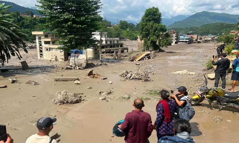 നേപ്പാളിലെ മിന്നല്‍ പ്രളയത്തിൽ കുടുംങ്ങിയ കേരളീയരിൽ 60 പേരും സുരക്ഷിതരെന്ന് നോർക്ക