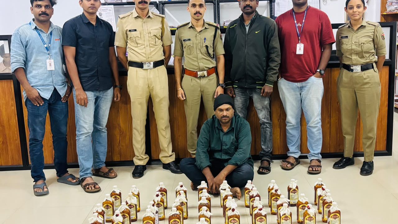 ഓപ്പറേഷന്‍ തണ്ടര്‍: വില്‍പ്പനക്കായി സൂക്ഷിച്ചുവച്ച വന്‍ മദ്യശേഖരം പിടികൂടി; ഒരാള്‍ അറസ്റ്റില്‍