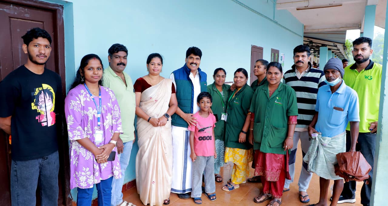 സുഗന്ധഗിരി സ്‌കൂളിലെ ദുരിതാശ്വാസ ക്യാമ്പ് മന്ത്രി ടി. സിദ്ദീഖ് സന്ദര്‍ശിച്ചു