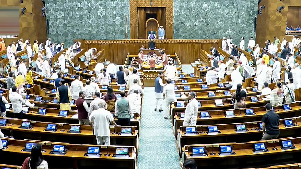 എഫ്‌സിആര്‍എ ബില്‍ പാസ്സാക്കാന്‍ തിരക്കിട്ട നീക്കവുമായി കേന്ദ്രം; ഡീലിമിറ്റേഷന്‍, വനിതാ സംവരണ ബില്ലുകളില്‍ സമവായമായില്ലെന്ന് സര്‍ക്കാര്‍