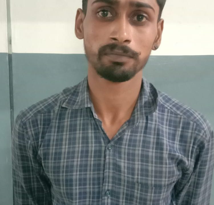 ബാവലി ചെക്‌പോസ്റ്റിൽ കഞ്ചാവുമായി പാലക്കാട് സ്വദേശി പിടിയിൽ