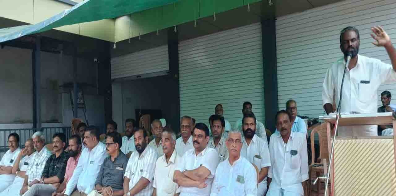 മടക്കിമല മെഡിക്കല്‍ കോളേജ് അനിശ്ചിതത്വം: മുട്ടിലില്‍ സായാഹ്ന ധര്‍ണയും തെരുവുനാടകവും നടത്തി