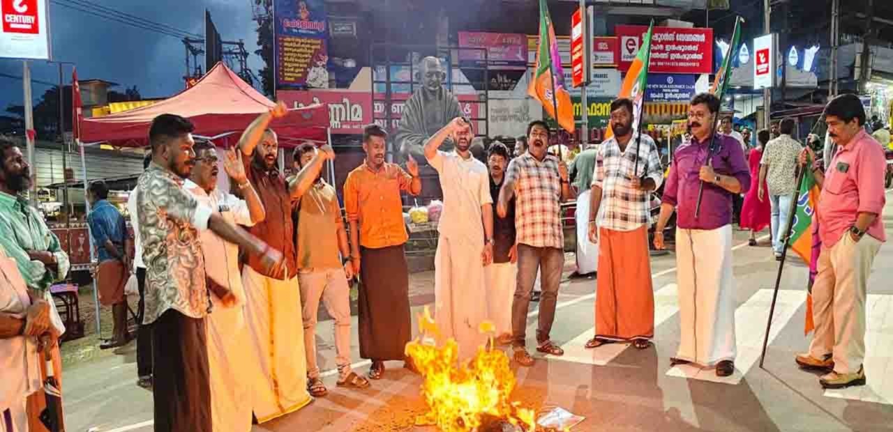 വന്ദേമാതരത്തെ അപമാനിക്കുന്നത് അംഗീകരിക്കാനാവില്ല: യുവമോര്‍ച്ച