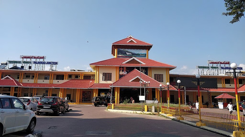 കേരളത്തിന് റെയില്‍വേയുടെ ഇരുട്ടടി, പാലക്കാട് ഡിവിഷന്‍ വെട്ടിമുറിച്ചു; മംഗലൂരു മേഖല മൈസൂരു ഡിവിഷനിലേക്ക്
