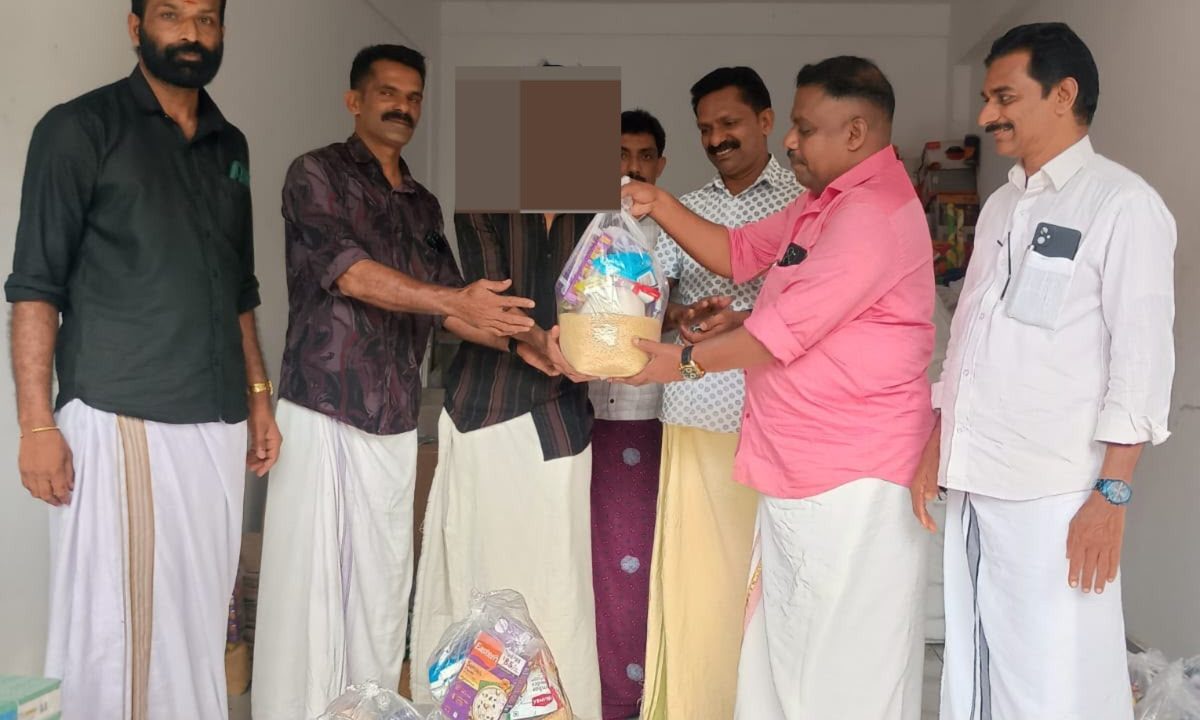 സ. വർഗീസ് വൈദ്യർ പാലിയേറ്റീവ് സൊസൈറ്റി ഓണം കിറ്റ് വിതരണം ചെയ്തു