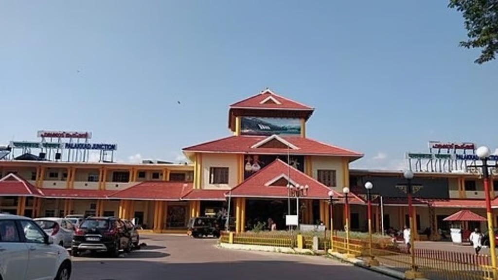 പാലക്കാട് റെയില്‍വേ ഡിവിഷന്‍ വിഭജനം; മലബാറിലെ യുഡിഎഫ് എംപിമാരുടെ നിരാഹാരം ഇന്ന്