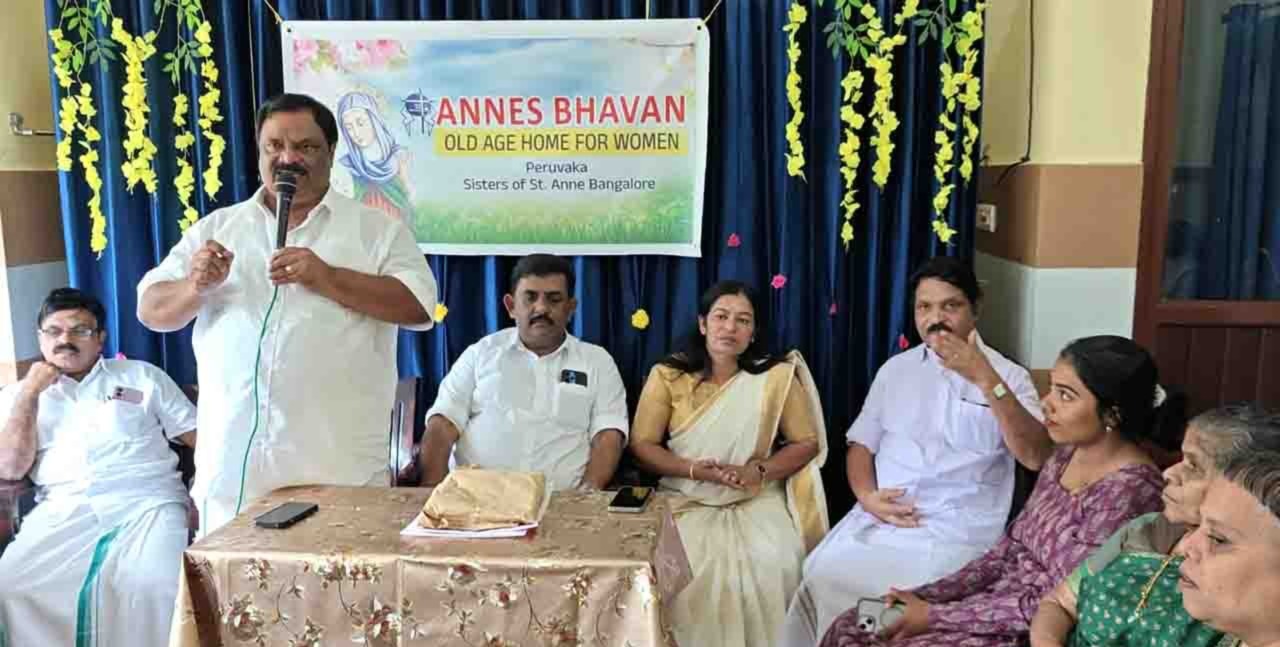 മാനന്തവാടി ബ്ലോക്ക് കോണ്‍ഗ്രസ് കമ്മിറ്റി ഓണാഘോഷം നടത്തി