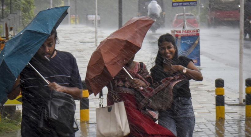 ന്യൂനമര്‍ദ്ദം; മുന്നറിയിപ്പില്‍ മാറ്റം, ഇന്ന് ഏഴ് ജില്ലകളില്‍ ശക്തമായ മഴ, യെല്ലോ അലേര്‍ട്ട്