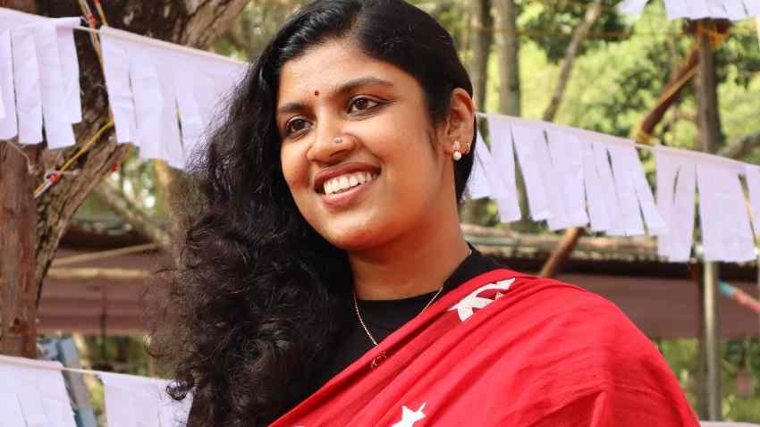 ചിന്താ ജെറോം ചരിത്രത്തിൽ ആദ്യമായി DYFI വനിതാ പ്രസിഡന്റ് ആകും; പ്രഖ്യാപനം ഉടൻ