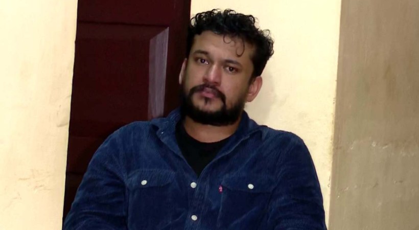 കൂട്ടുകാര്‍ സൈറ്റുകളില്‍ ജോലിക്ക് പോകുമ്പോള്‍ അര്‍ജുന്‍ കാറില്‍ത്തന്നെ ഇരിക്കും; അര്‍ജുന്‍ ആയങ്കി ഒളിവില്‍ കഴിഞ്ഞതിന്റെ കൂടുതല്‍ വിവരങ്ങള്‍ പൊലീസിന്