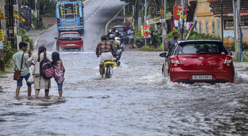 30- 40 കിലോമീറ്റർ വരെ ശക്തമായ കാറ്റിന് സാധ്യത; മഴ മുന്നറിയിപ്പിൽ മാറ്റം, ഇന്ന് 8 ജില്ലകളിൽ യെല്ലോ അലേർട്ട്