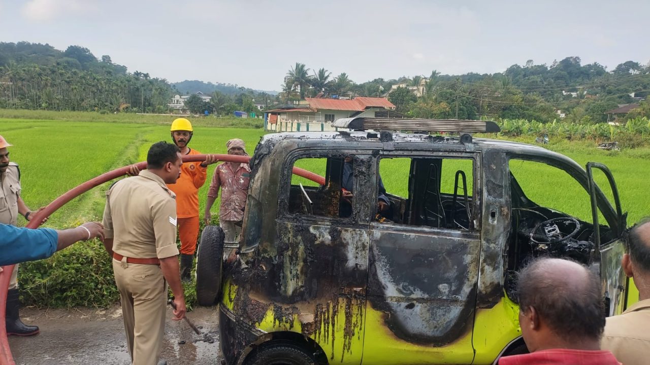 ചെറ്റപ്പാലം ബൈപാസിൽ വാഹനത്തിന് തീപിടിച്ചു
