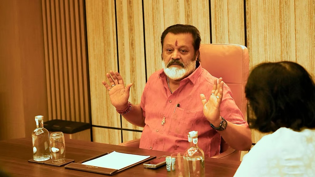 നിങ്ങള്‍ ആരാ..?, റെയ്ഡ് വീട്ടുമുറ്റത്ത് നടത്തണോ?; സതീശനെ പുകഴ്ത്തി സുരേഷ് ഗോപി