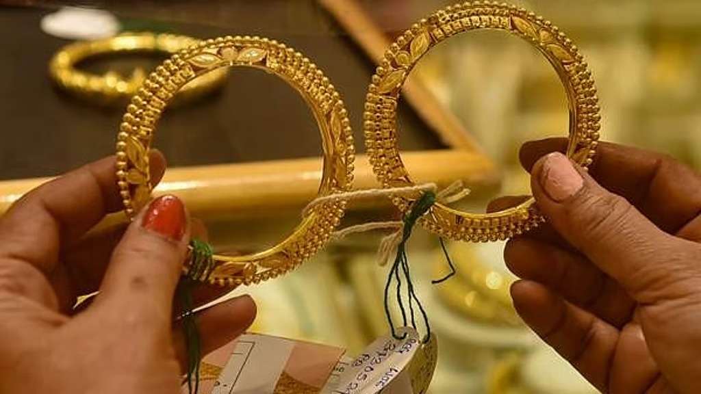 റിവേഴ്‌സിട്ട് സ്വര്‍ണവില; 1,14,000ന് മുകളില്‍ തന്നെ