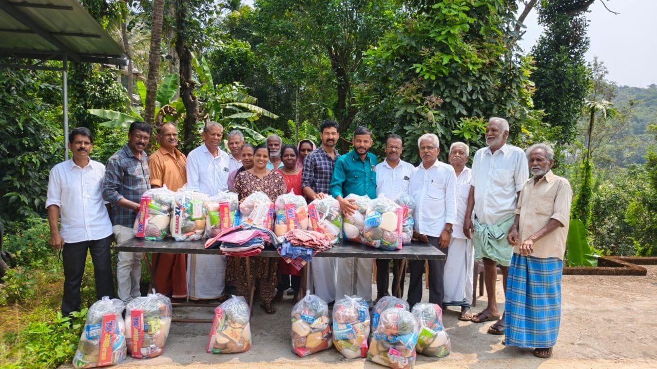 പൊതുപ്രവർത്തനത്തിൽ വ്യത്യസ്ഥത പുലർത്തി കുറച്ച് പേർ