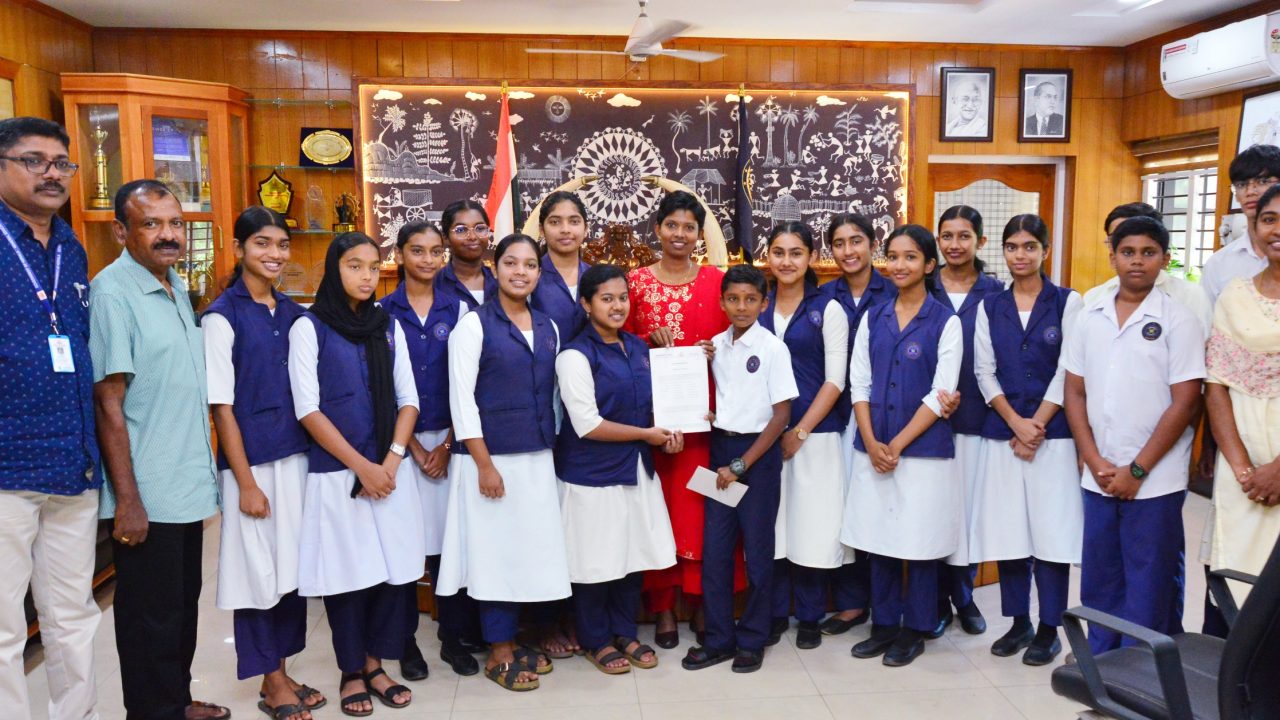 ചുരം ഗതാഗതക്കുരുക്ക് മുതല്‍ എഐ പഠനം സാധ്യകള്‍ വരെ: കളക്ടറോട് സംവദിച്ച് വിദ്യാര്‍ഥികള്‍