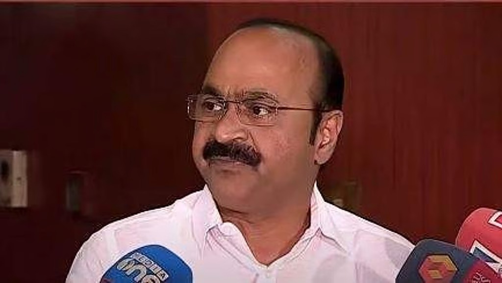 ‘മുകളിലെ നിലയില്‍ ടോയ്‌ലെറ്റില്‍ പോയാല്‍ താഴെ വരെ അറിയും’; മുണ്ടംവേലിയിലെ ലൈഫ് മിഷന്‍ ഫ്‌ലാറ്റ് പൊളിച്ചു കളയേണ്ടി വരും: മുഖ്യമന്ത്രി