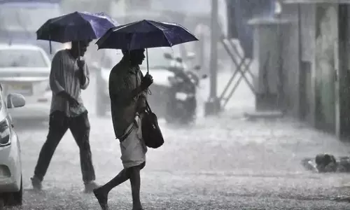 സംസ്ഥാനത്ത് മഴ വീണ്ടും ശക്തമാകുന്നു; 10 ജില്ലകളിൽ യെല്ലോ അലേർട്ട്